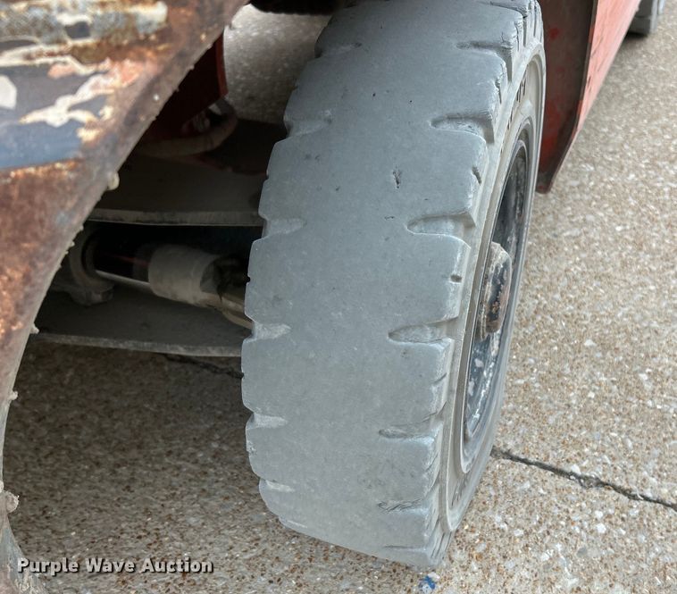 image for item EK4432 2005 Toyota  7FGU25 forklift