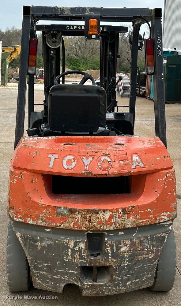 image for item EK4433 2005 Toyota 7FGU25 forklift