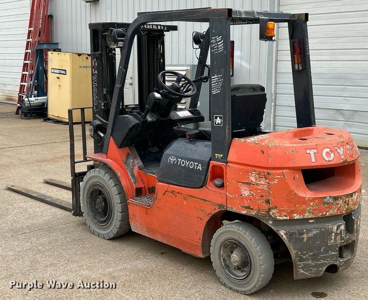 image for item EK4433 2005 Toyota 7FGU25 forklift