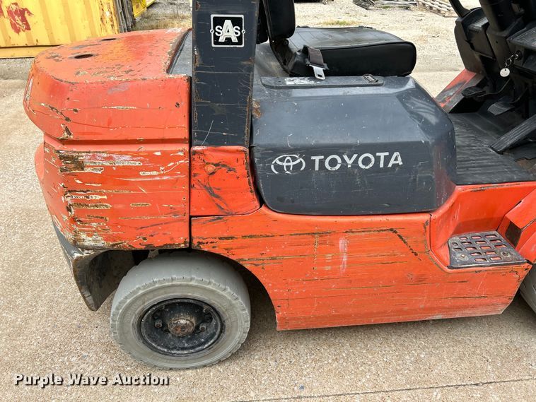 image for item EK4433 2005 Toyota 7FGU25 forklift