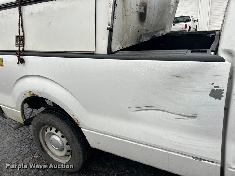 image for item EK4438 2010 Ford F150 XL pickup truck