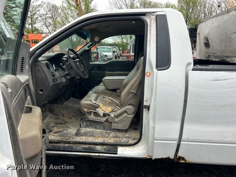 image for item EK4438 2010 Ford F150 XL pickup truck