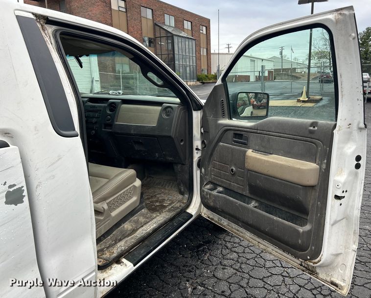 image for item EK4438 2010 Ford F150 XL pickup truck