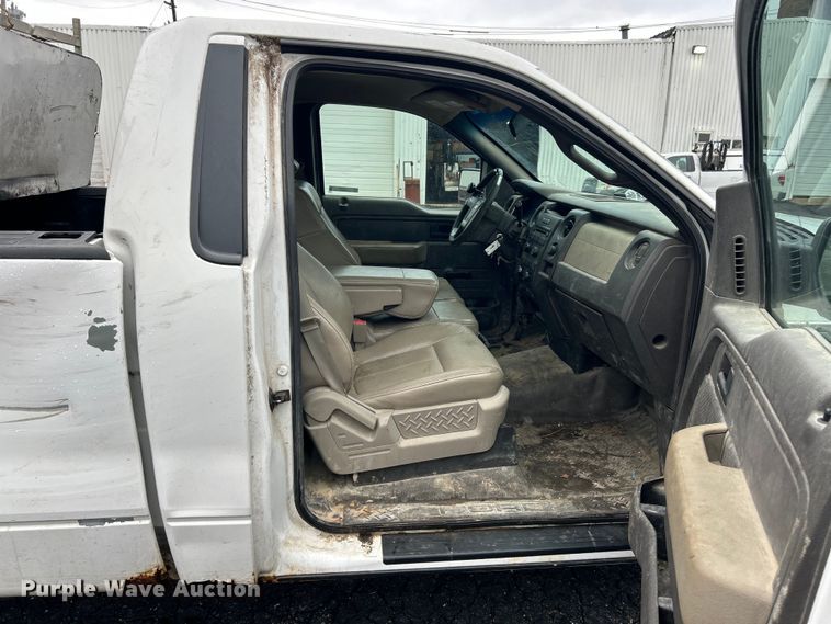 image for item EK4438 2010 Ford F150 XL pickup truck