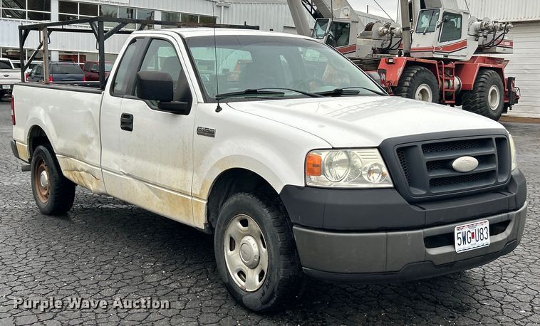 image for item EK4439 2008 Ford F150 XL pickup truck