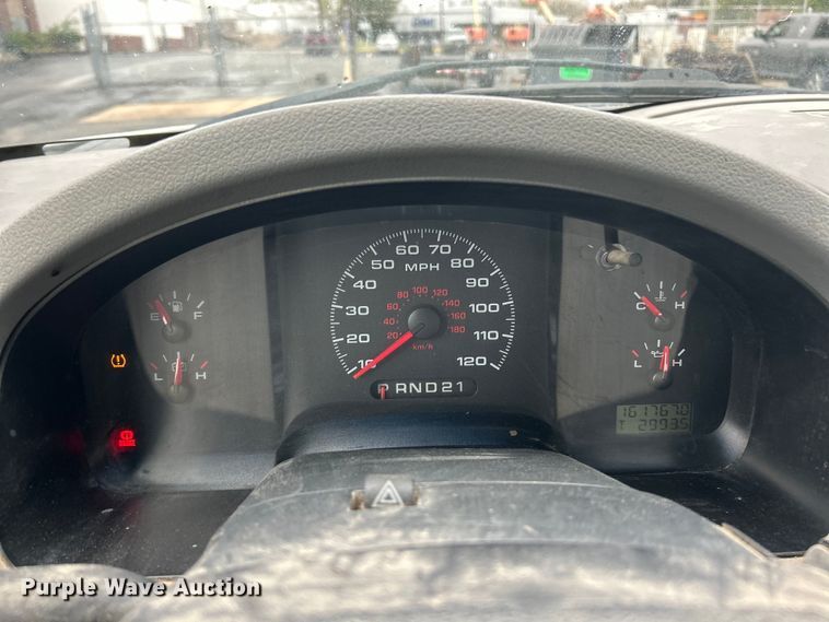 image for item EK4439 2008 Ford F150 XL pickup truck