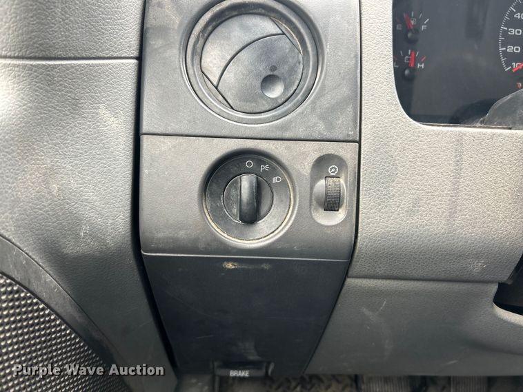 image for item EK4439 2008 Ford F150 XL pickup truck