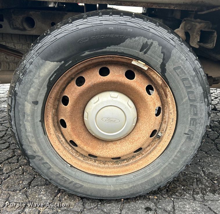 image for item EK4439 2008 Ford F150 XL pickup truck