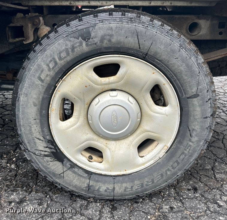 image for item EK4439 2008 Ford F150 XL pickup truck