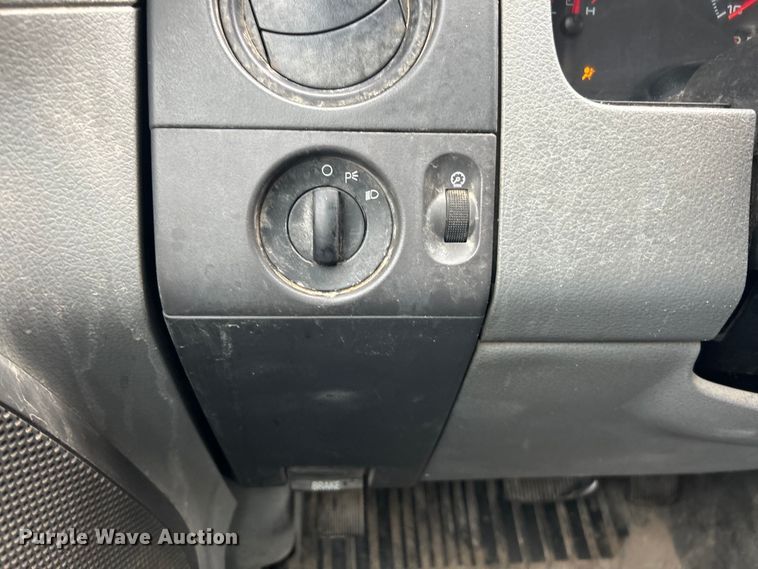 image for item EK4440 2007 Ford F150 XL pickup truck