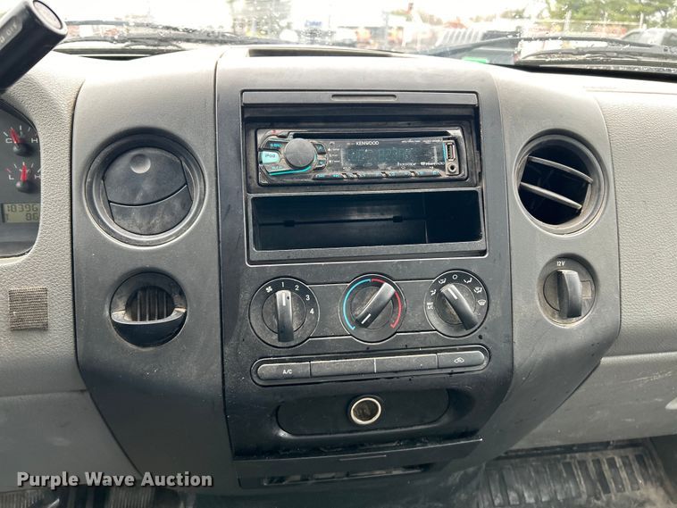 image for item EK4440 2007 Ford F150 XL pickup truck