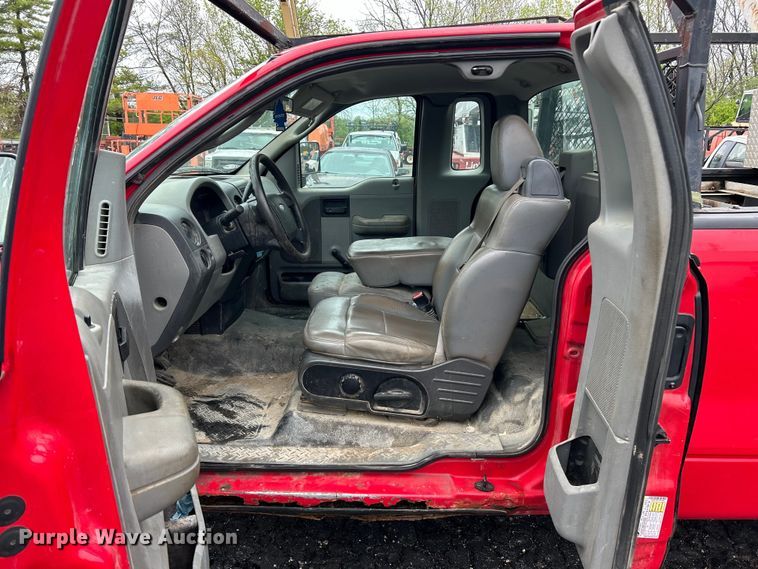 image for item EK4440 2007 Ford F150 XL pickup truck