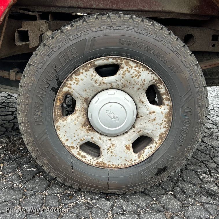 image for item EK4440 2007 Ford F150 XL pickup truck