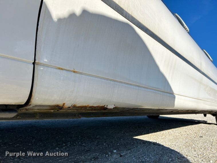 image for item EK4456 2000 Lincoln  Town Car Executive Series limousine 