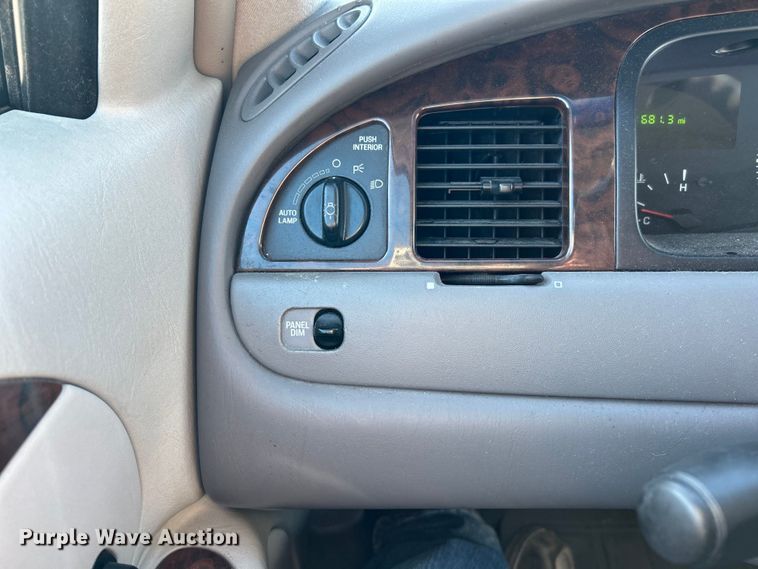 image for item EK4456 2000 Lincoln  Town Car Executive Series limousine 