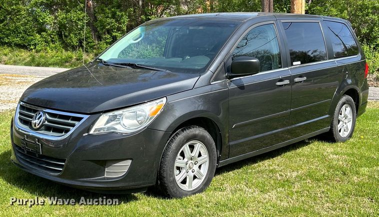 image for item EK4461 2011 Volkswagen  Routan S van