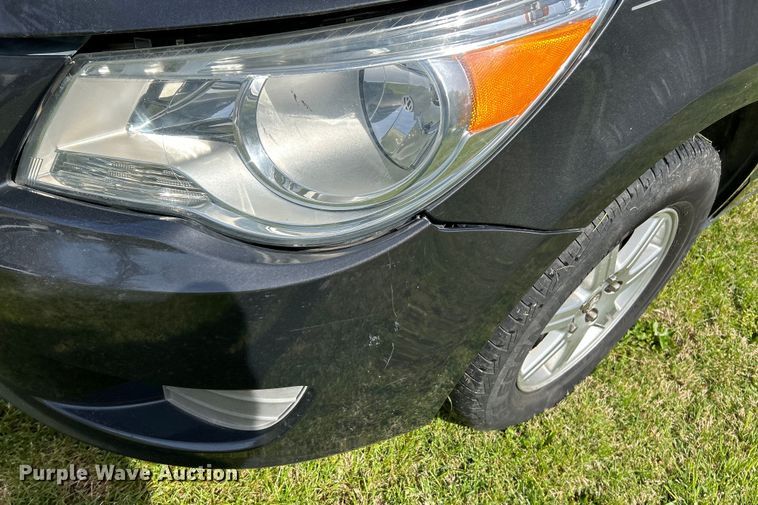 image for item EK4461 2011 Volkswagen  Routan S van