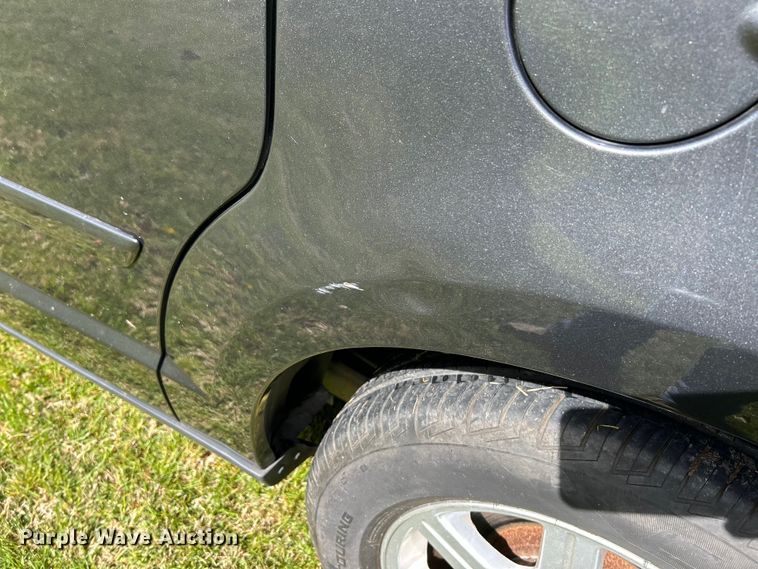 image for item EK4461 2011 Volkswagen  Routan S van