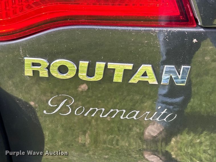 image for item EK4461 2011 Volkswagen  Routan S van