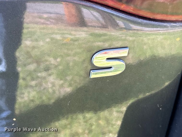 image for item EK4461 2011 Volkswagen  Routan S van