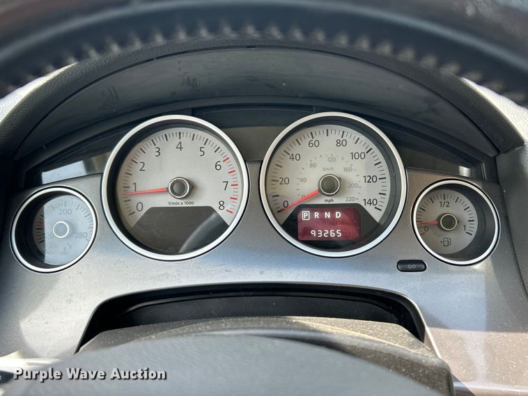 image for item EK4461 2011 Volkswagen  Routan S van