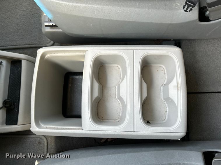 image for item EK4461 2011 Volkswagen  Routan S van