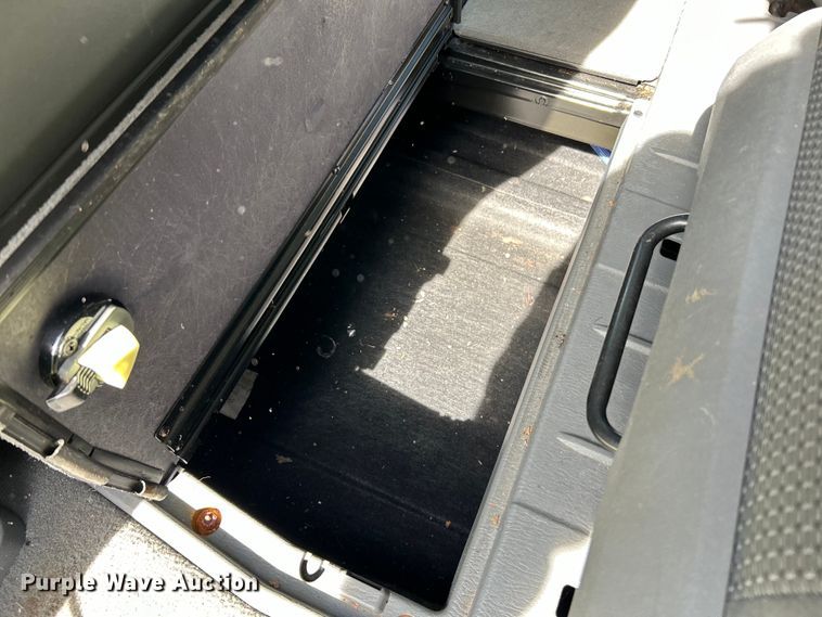 image for item EK4461 2011 Volkswagen  Routan S van