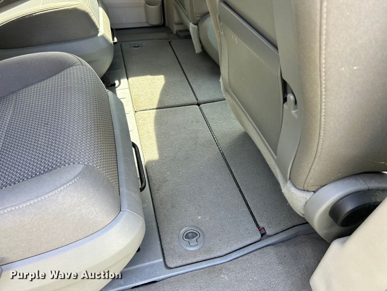 image for item EK4461 2011 Volkswagen  Routan S van