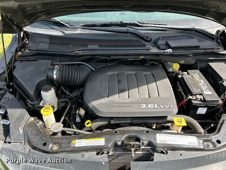 image for item EK4461 2011 Volkswagen  Routan S van