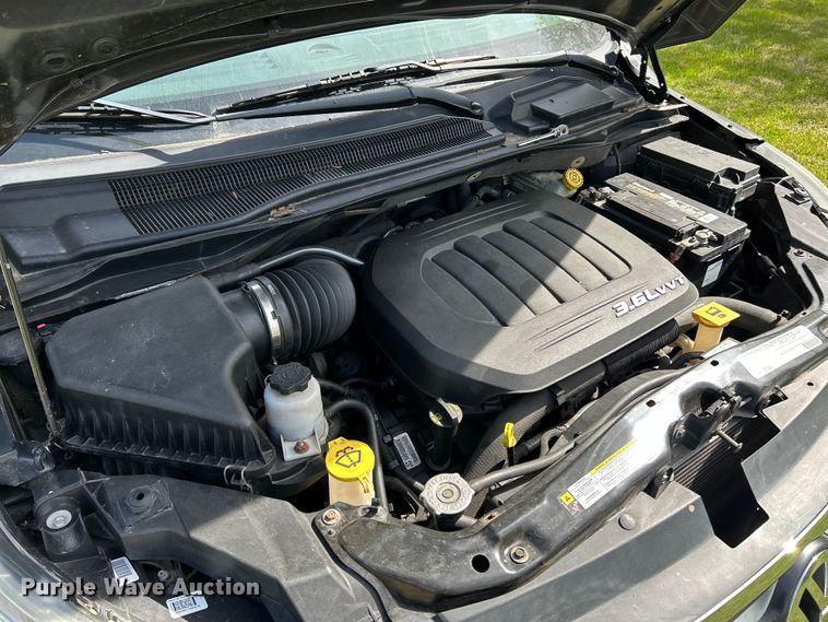 image for item EK4461 2011 Volkswagen  Routan S van