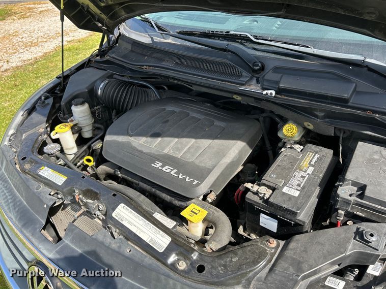 image for item EK4461 2011 Volkswagen  Routan S van