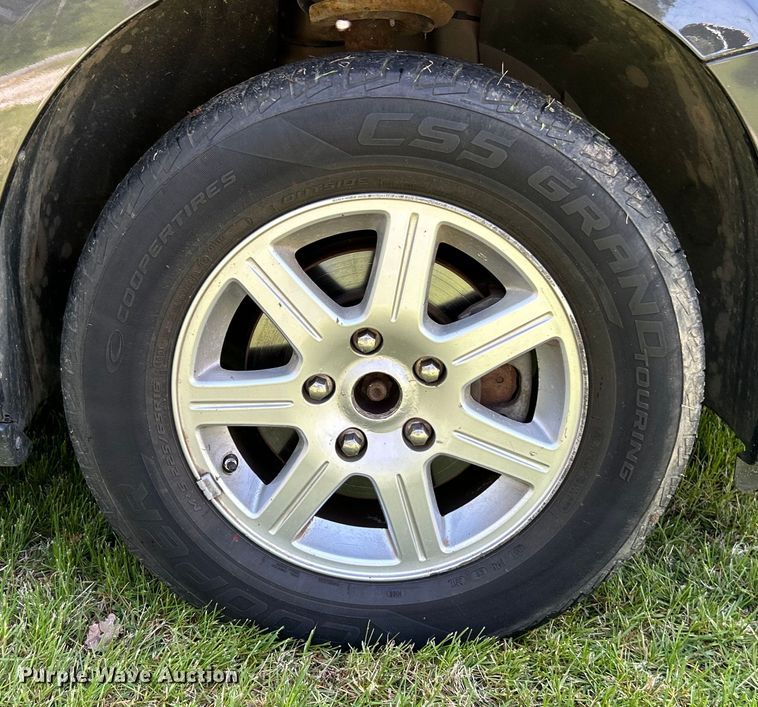 image for item EK4461 2011 Volkswagen  Routan S van