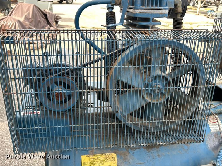 image for item EK4468 Quincy QC03008D00086 air compressor