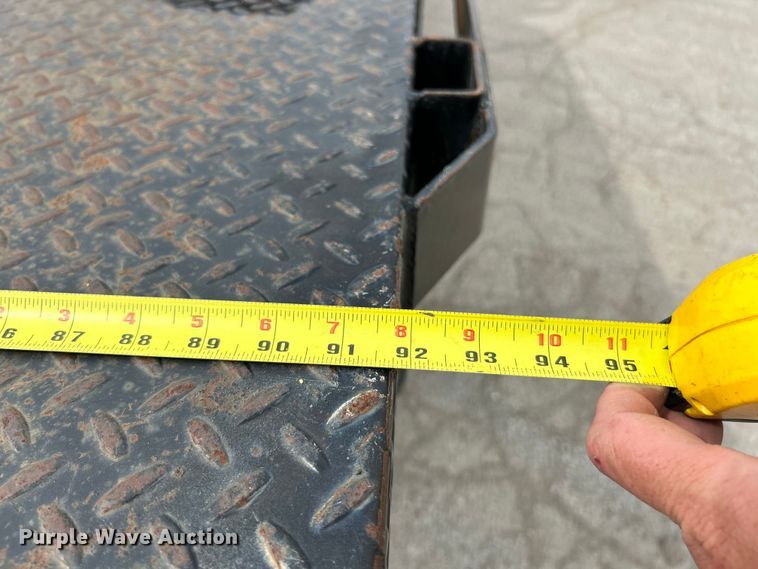 image for item EK4470 2012 Dodge  Ram 5500HD Crew Cab flatbed truck