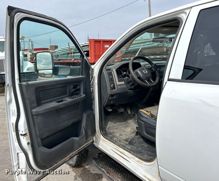 image for item EK4470 2012 Dodge  Ram 5500HD Crew Cab flatbed truck