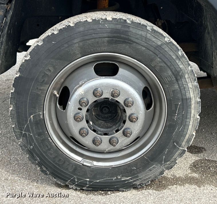 image for item EK4470 2012 Dodge  Ram 5500HD Crew Cab flatbed truck