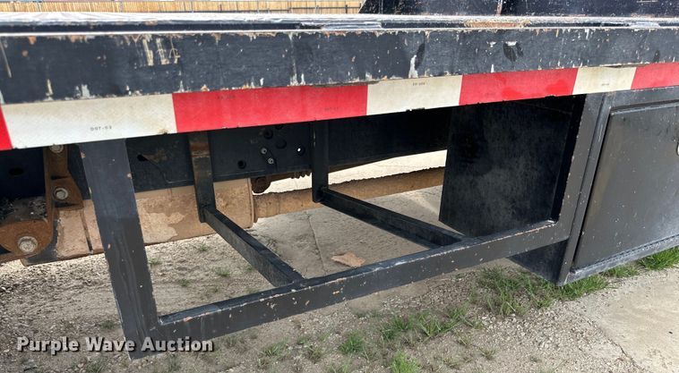 image for item IB9378 2011 Ford F450 Super Duty flatbed truck