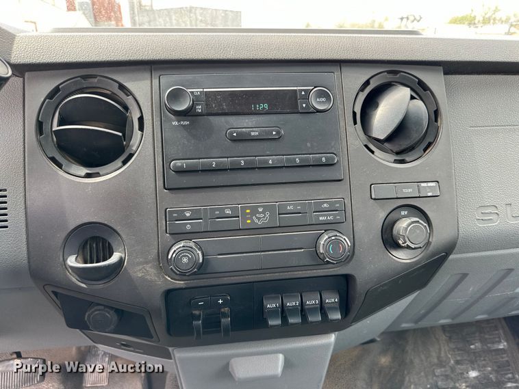 image for item IB9378 2011 Ford F450 Super Duty flatbed truck