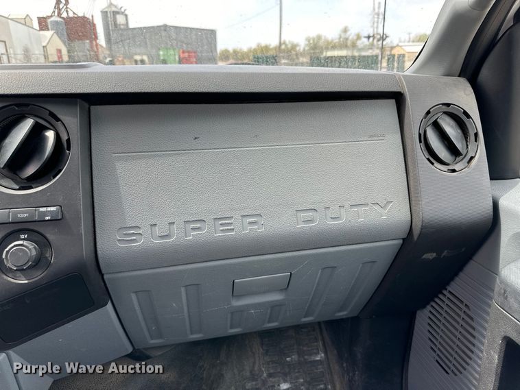 image for item IB9378 2011 Ford F450 Super Duty flatbed truck