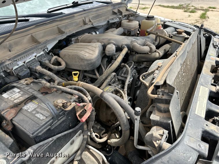 image for item IB9378 2011 Ford F450 Super Duty flatbed truck