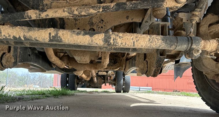 image for item IB9378 2011 Ford F450 Super Duty flatbed truck