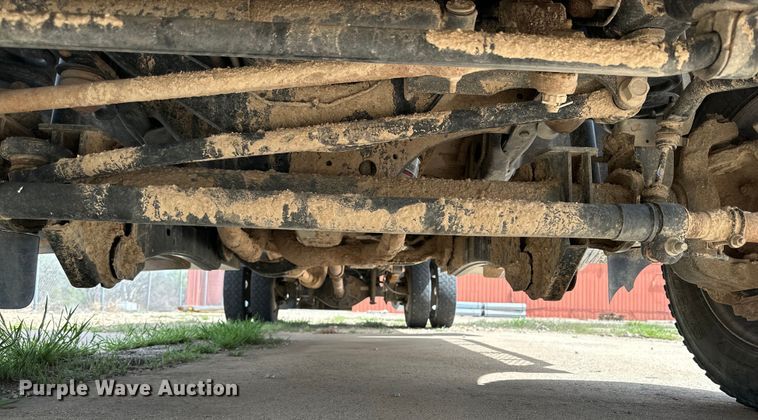 image for item IB9378 2011 Ford F450 Super Duty flatbed truck