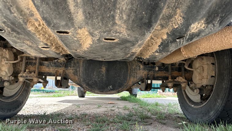 image for item IB9378 2011 Ford F450 Super Duty flatbed truck