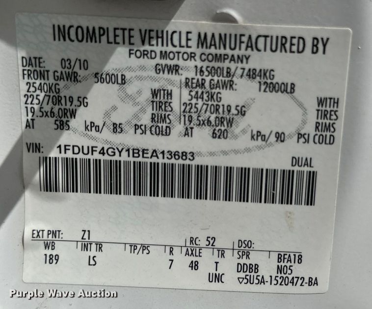 image for item IB9378 2011 Ford F450 Super Duty flatbed truck