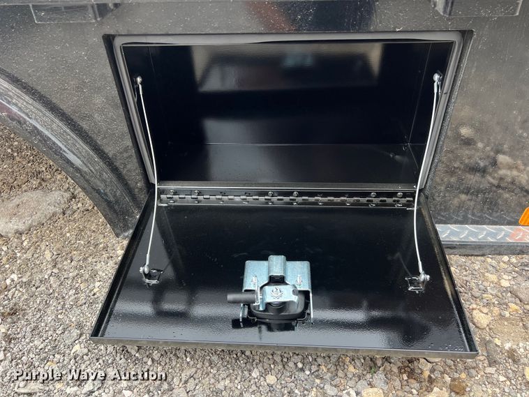 image for item KV9768 CM SK-02845642 flatbed