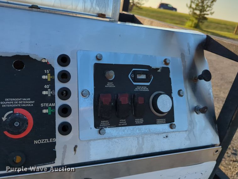 image for item KW9049 2011 Top Hat  utility trailer