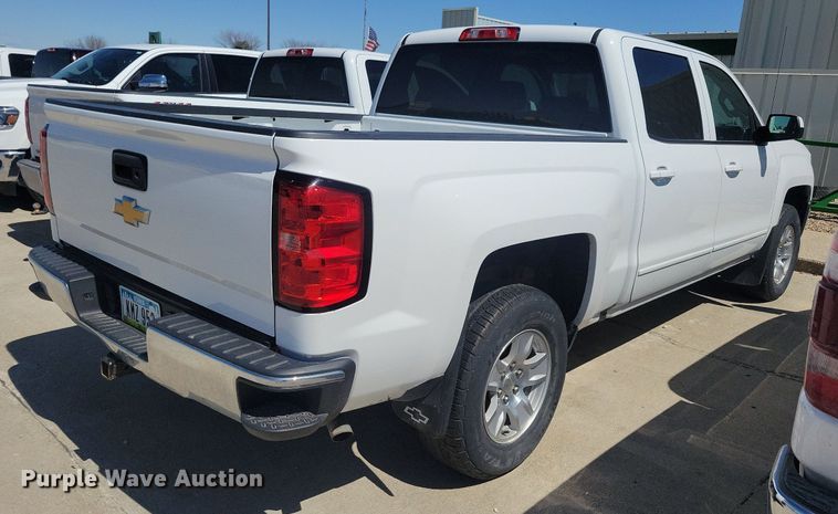 image for item LC9956 2018 Chevrolet  Silverado 1500 Crew Cab pickup truck