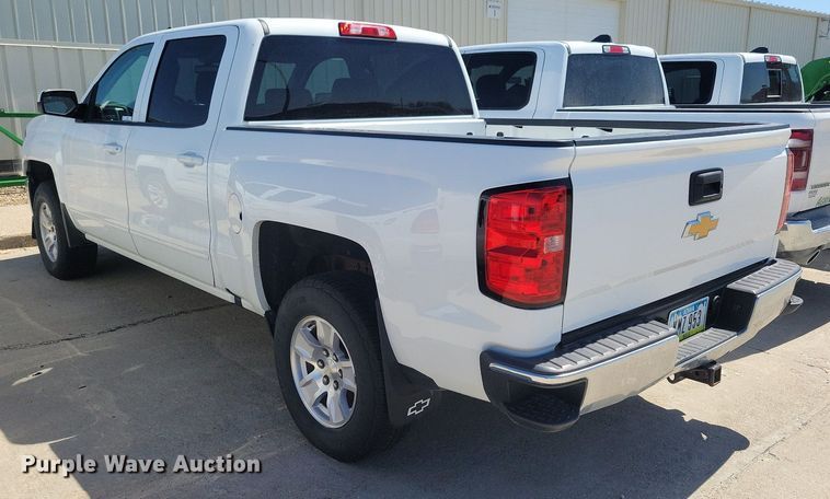 image for item LC9956 2018 Chevrolet  Silverado 1500 Crew Cab pickup truck