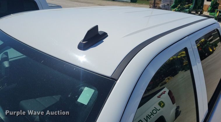 image for item LC9956 2018 Chevrolet  Silverado 1500 Crew Cab pickup truck