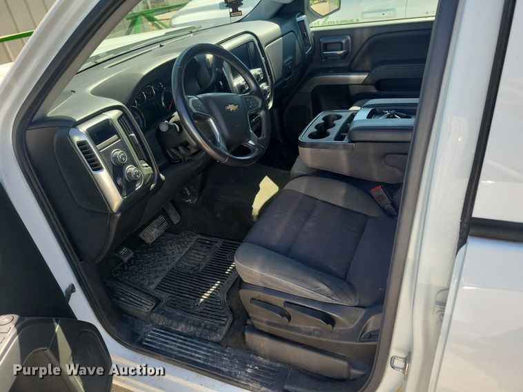 image for item LC9956 2018 Chevrolet  Silverado 1500 Crew Cab pickup truck